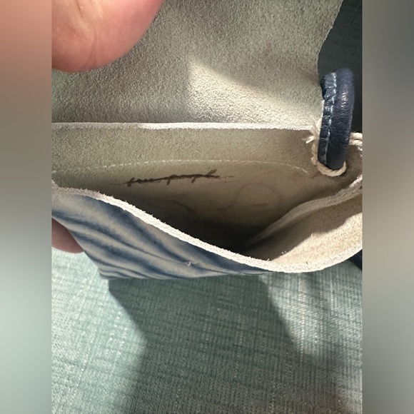 Free People NWOT Let's Dance Blue White Tie Dye Phone Crossbody Bag - Picture 7 of 8